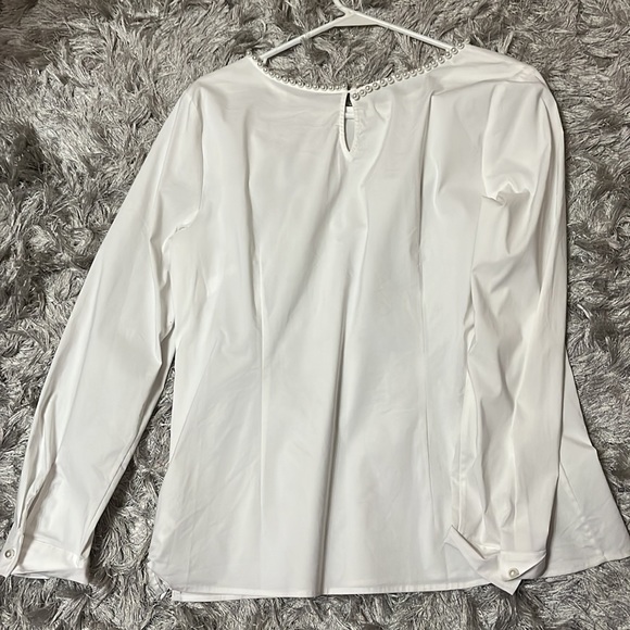 Beautiful white pearl talbots shirt - Picture 3 of 3